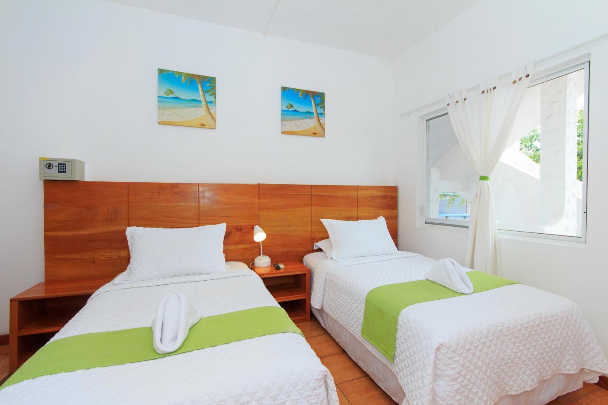 Hotel La Casa De Judy Puerto Ayora  Buitenkant foto