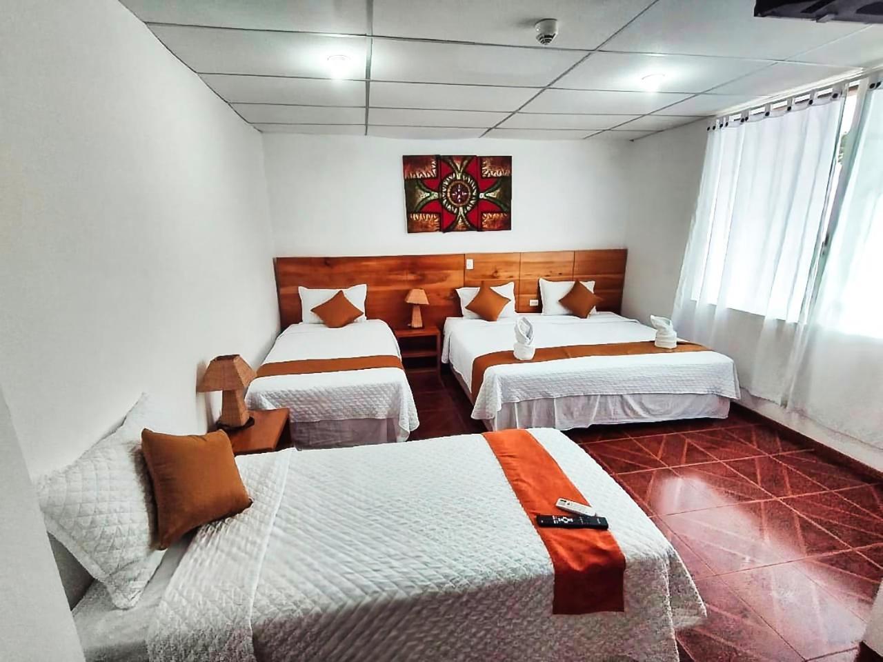 Hotel La Casa De Judy Puerto Ayora  Buitenkant foto