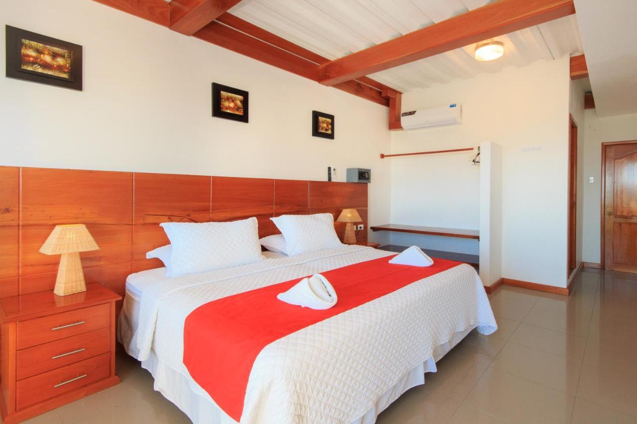 Hotel La Casa De Judy Puerto Ayora  Buitenkant foto